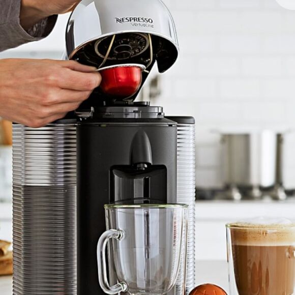 Breville Nespresso Vertuo & Aeroccino3 Espresso Machine - Picture 4 of 12
